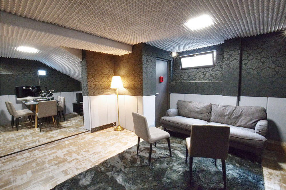 <strong>Studio d'Enregistrement</strong><p>6pax - 75008</p>